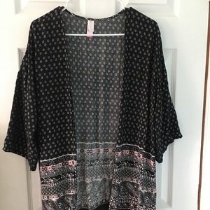 3/4 SLEEVE TASSELED KIMONO